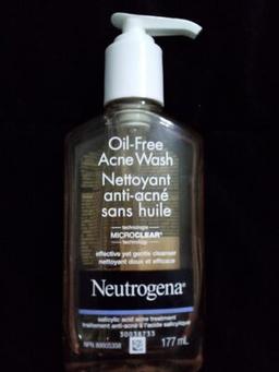 Neutrogena Sữa rửa mặt trị mụn không dầu