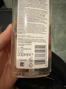 Neutrogena Sữa rửa mặt tẩy tế bào chết chống mụn AHA/PHA/BHA