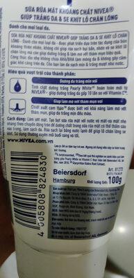Nivea Mặt nạ bọt tạo bọt dưỡng trắng và thu nhỏ lỗ chân lông