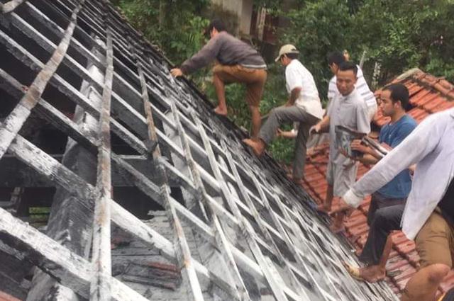 May mắn giữ được nhà trong lũ, nhưng lũ vừa rút thì nhà bốc cháy