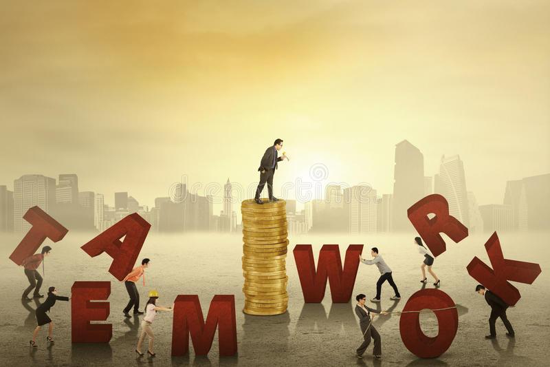 Đi làm hãy chọn sếp, đừng chọn lương!