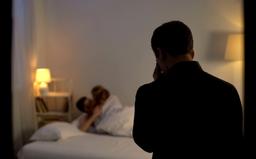 Phụ nữ tuổi nào dễ ngoại tình?