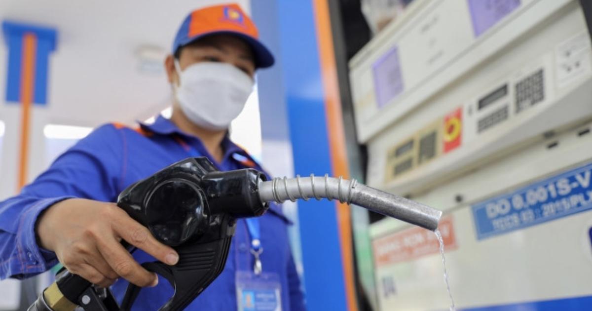 11/7 giá xăng dự kiến giảm mạnh