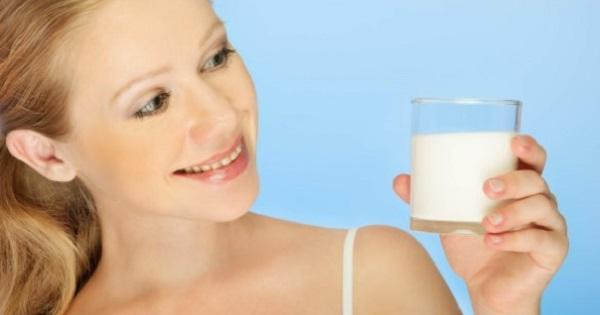 Uống sữa buổi sáng có béo không?