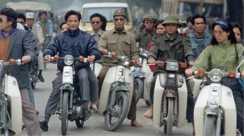 Kể chuyện "mốt" và thời trang miền Bắc thời bao cấp