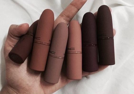 Bạn có biết: Tại sao son lì lại làm khô môi?  