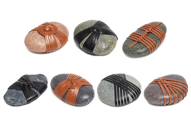 Loewe bán đá cuội với giá 10 triệu đồng 