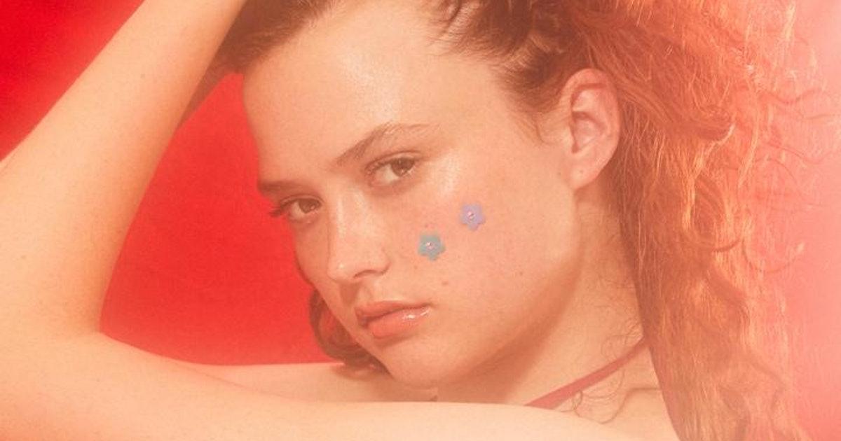 Vén màn bí mật của miếng dán mụn: Miếng dán nhỏ có sức mạnh thần kỳ?