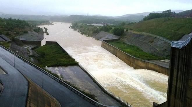 Hà Tĩnh: Một hồ thuỷ điện, thuỷ lợi vỡ sẽ là thảm họa