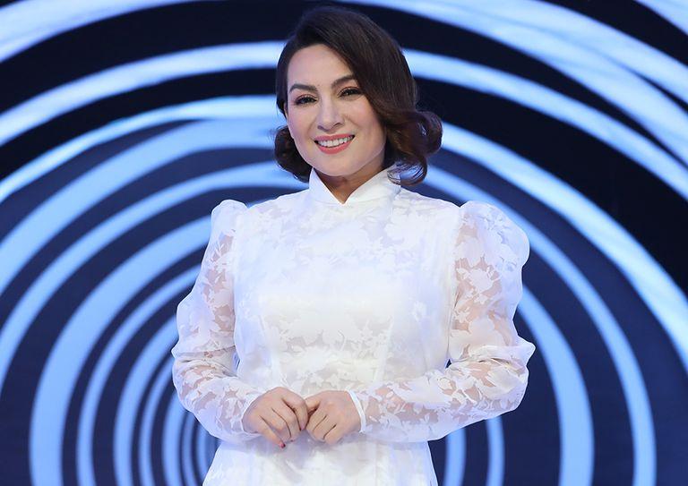 Ca sĩ Phi Nhung giảm 10kg trong 7 tháng nhờ ăn tập đúng cách