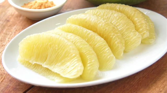 1 quả bưởi có bao nhiêu calo? Ăn bưởi có béo không?