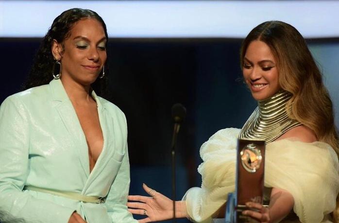 Beyonce lựa chọn chiếc váy voan của Nhà thiết kế Phương My lên sàn diễn