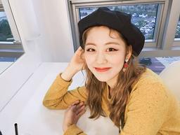 5 kiểu mũ lên hình siêu xinh được sao Hàn yêu thích trong mùa lạnh