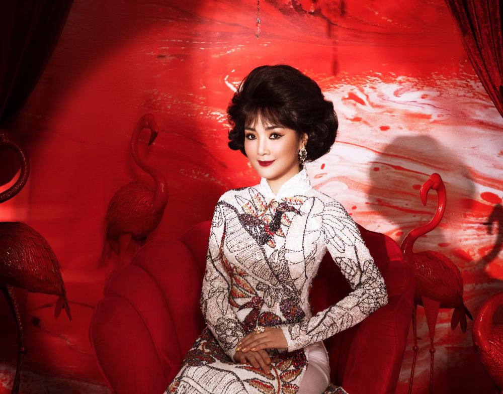 Hoa hậu Giáng My hóa thân thành nữ Diva nhạc cổ điển trong BST Minh Tinh