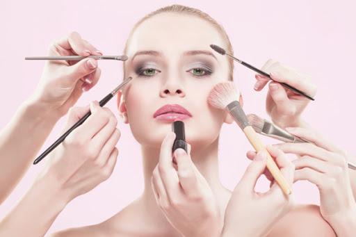 Thanh lọc tủ đồ makeup cho phái đẹp với những mẹo hữu ích