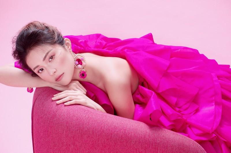 Trang điểm tông hồng ngày mùng 1 Tết để đón nhiều may mắn