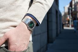 Ngắm nhìn 5 mẫu đồng hồ màu xanh lá "hot" nhất năm 2021