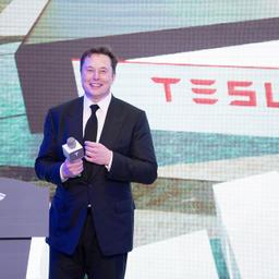 Elon Musk vượt Mark Zuckerberg trở thành người giàu thứ ba thế giới