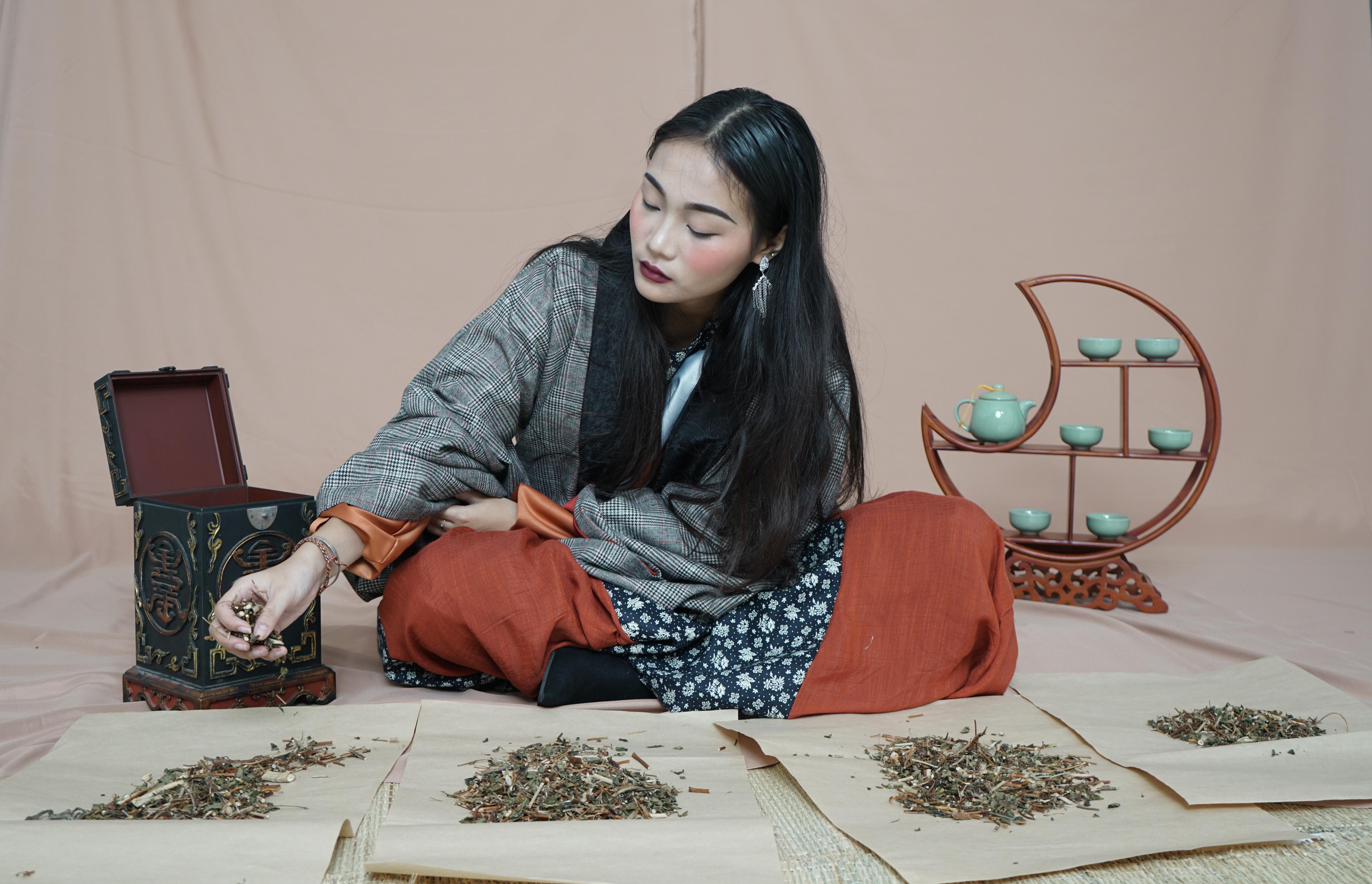 Ngắm bộ sưu tập đậm chất Á Đông của nhà thiết kế trẻ