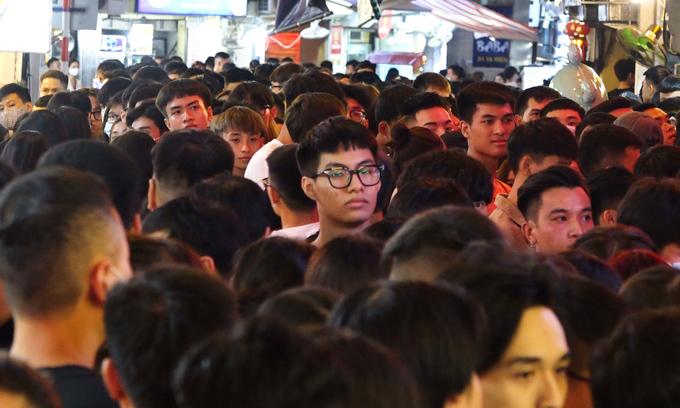 Hà Nội: Tạ Hiện vừa mở cửa đã phải tạm dừng hoạt động