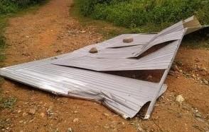 Đắk Lắk: Người đàn ông bị tôn bay trúng người tử vong trong bão