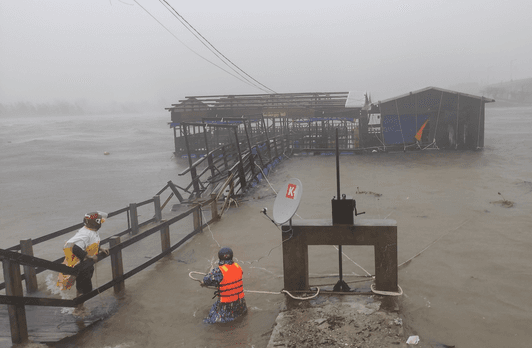 1 người chết trong bão số 9 tại Quảng Ngãi