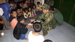 Người dân Pa Ling Quảng Trị chen chúc ở đồn biên phòng vì bão thổi bay nhà