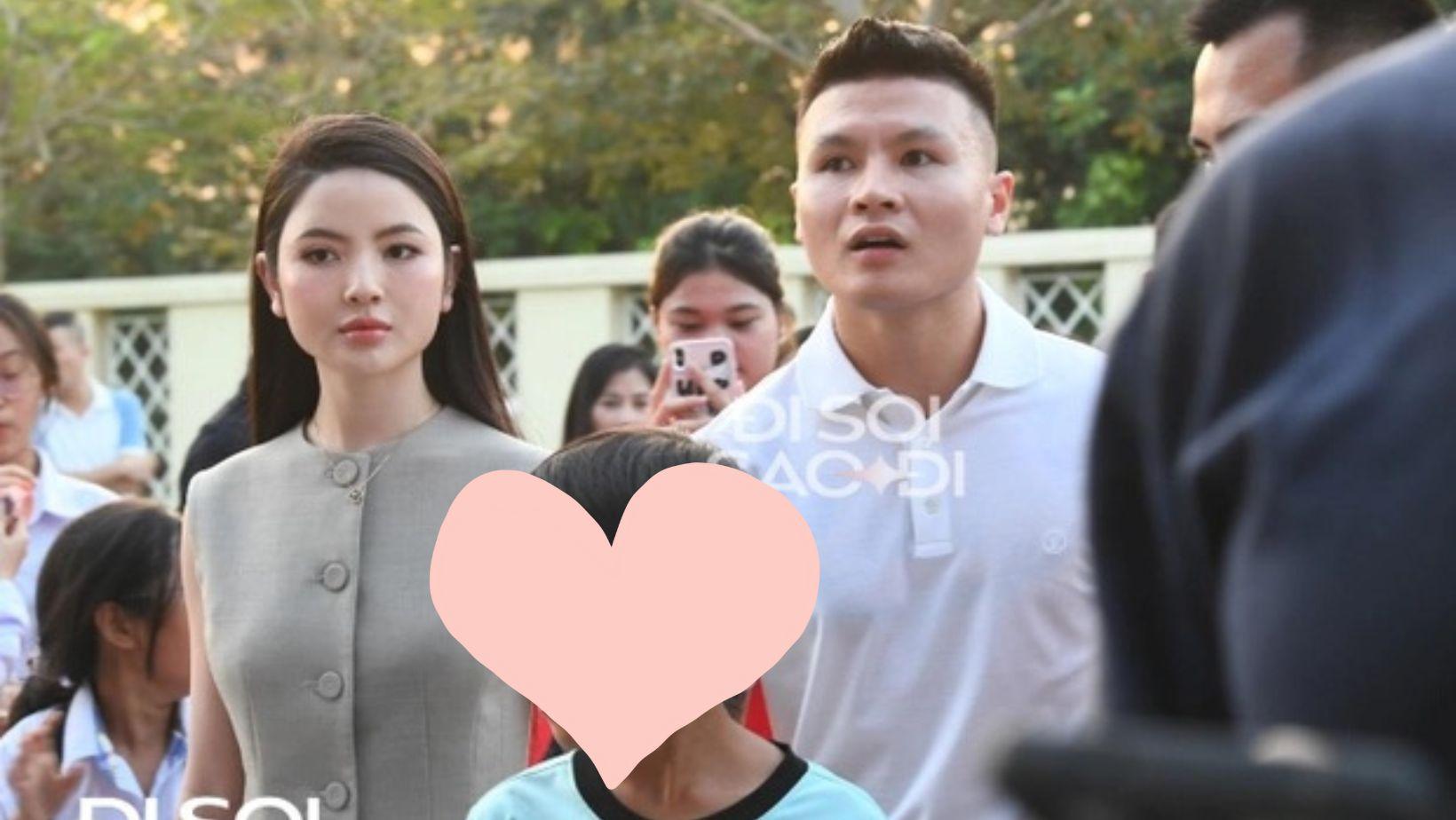 Quang Hải tay trong tay với Chu Thanh Huyền, cùng dàn cầu thủ đến dự đám cưới của Văn Hậu