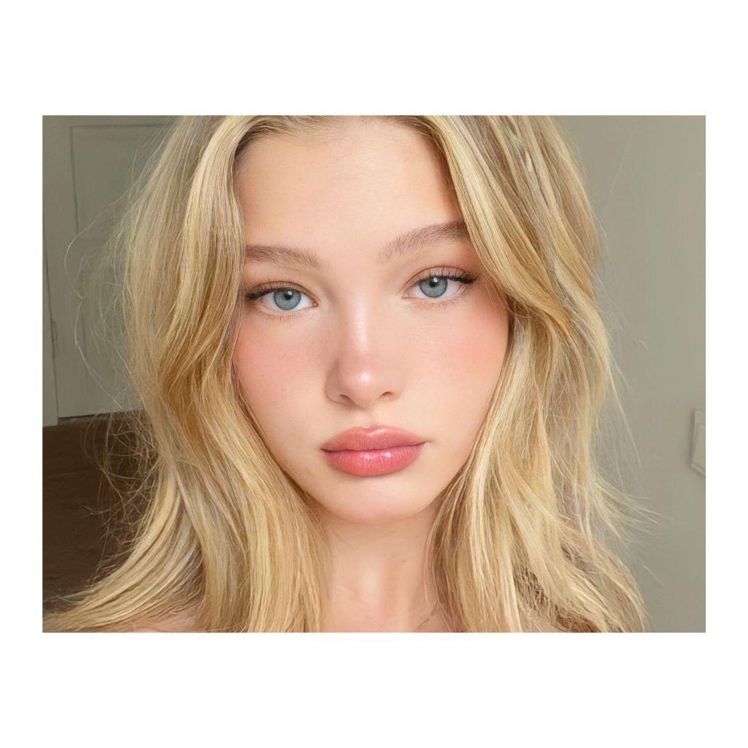 Hoá búp bê Barbie với xu hướng màu tóc Butter Blonde