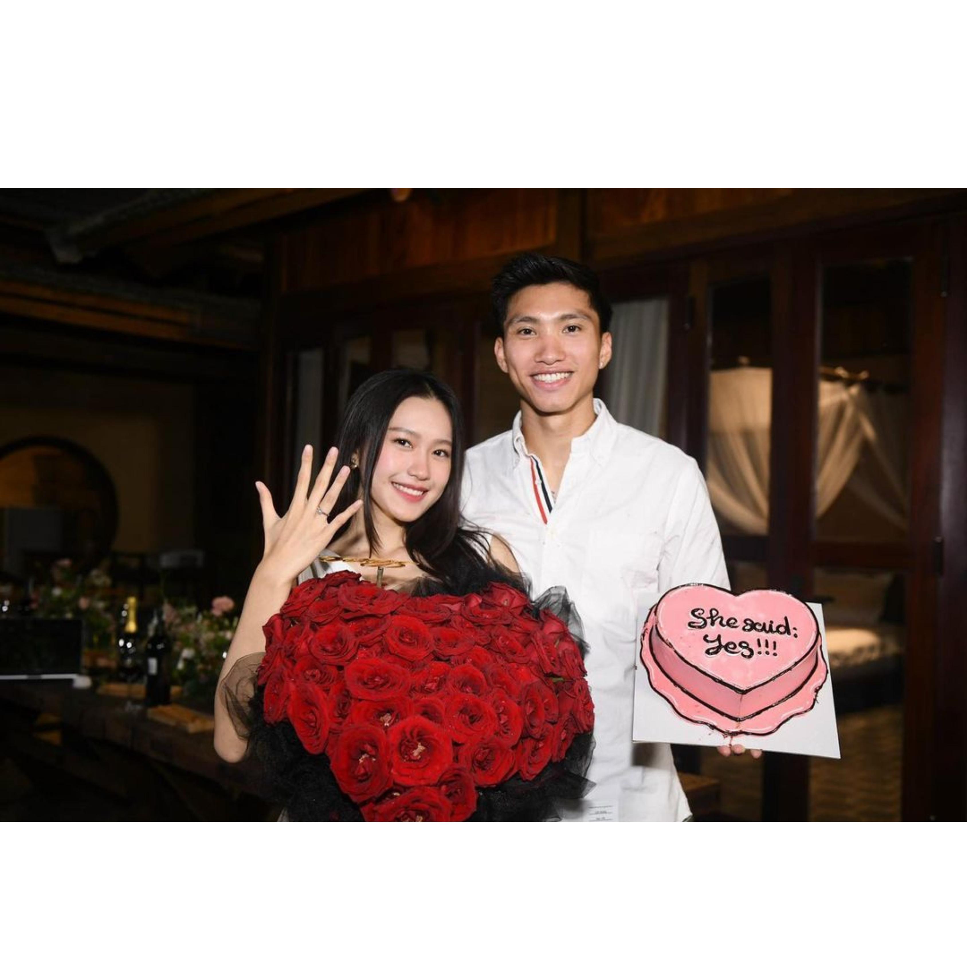 Nàng hậu vừa được cầu thủ bóng đá nổi tiếng cầu hôn: Là sinh viên trường top, học vấn đỉnh khỏi bàn