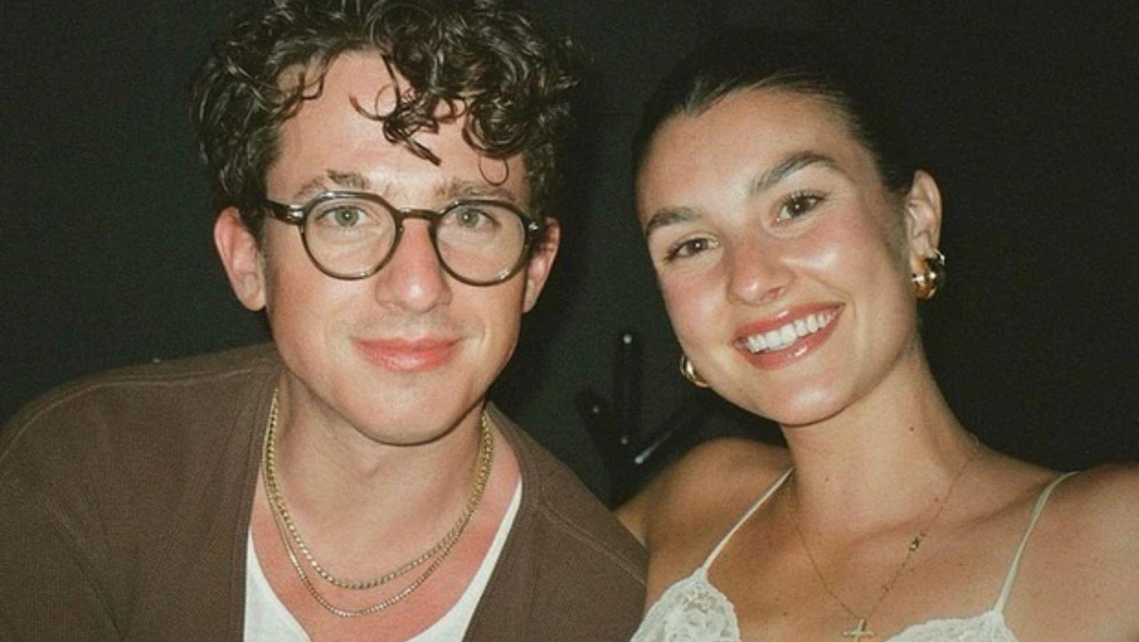 Charlie Puth tung ảnh cưới vị hôn thê thanh mai trúc mã, Katy Perry và cả triệu fan chúc mừng vội