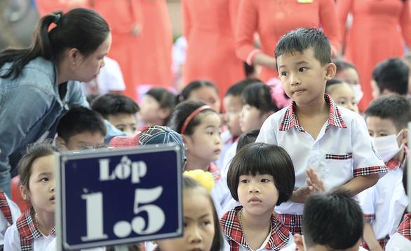 Phụ huynh đồng loạt kêu khó, TP HCM điều chỉnh chương trình lớp 1