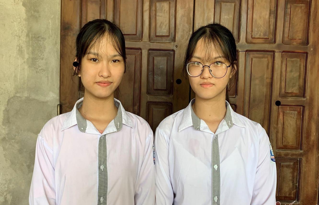 17 năm sau ca mổ tách, cặp song sinh dính liền Cúc - An vào đại học