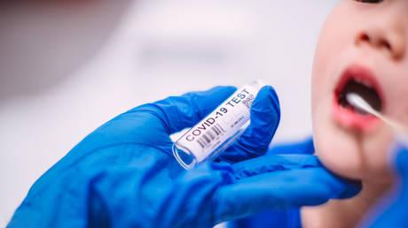 Hi hữu: 3 đứa trẻ có kháng thể COVID-19 dù chưa từng nhiễm virus