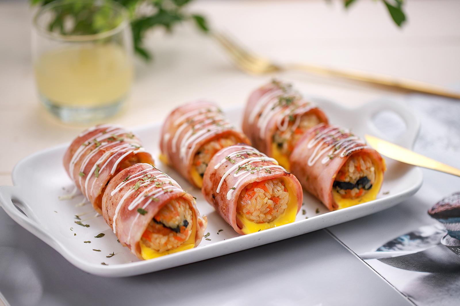 Cách làm cơm cuộn từ cơm nguội ngon đến mức làm bao nhiêu cũng hết veo