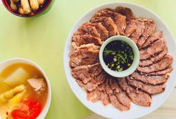 Cách luộc thịt bò mềm, thơm, hết mùi gây cho bữa cơm hè thêm hấp dẫn