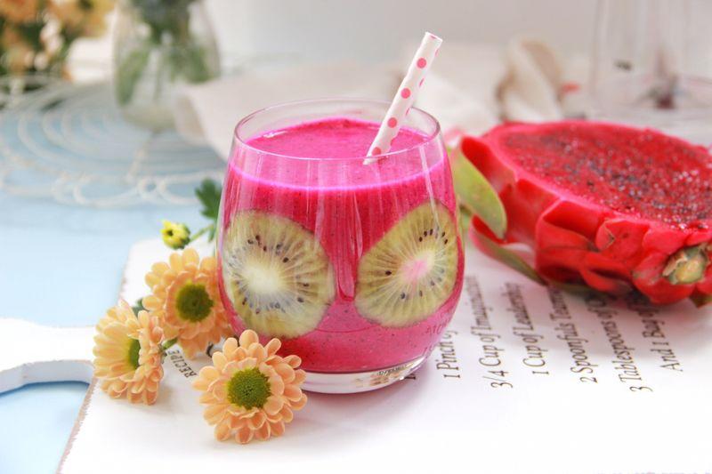 Cách làm sinh tố thanh long vừa mát vừa bổ, đi nắng về uống một ly là nhất