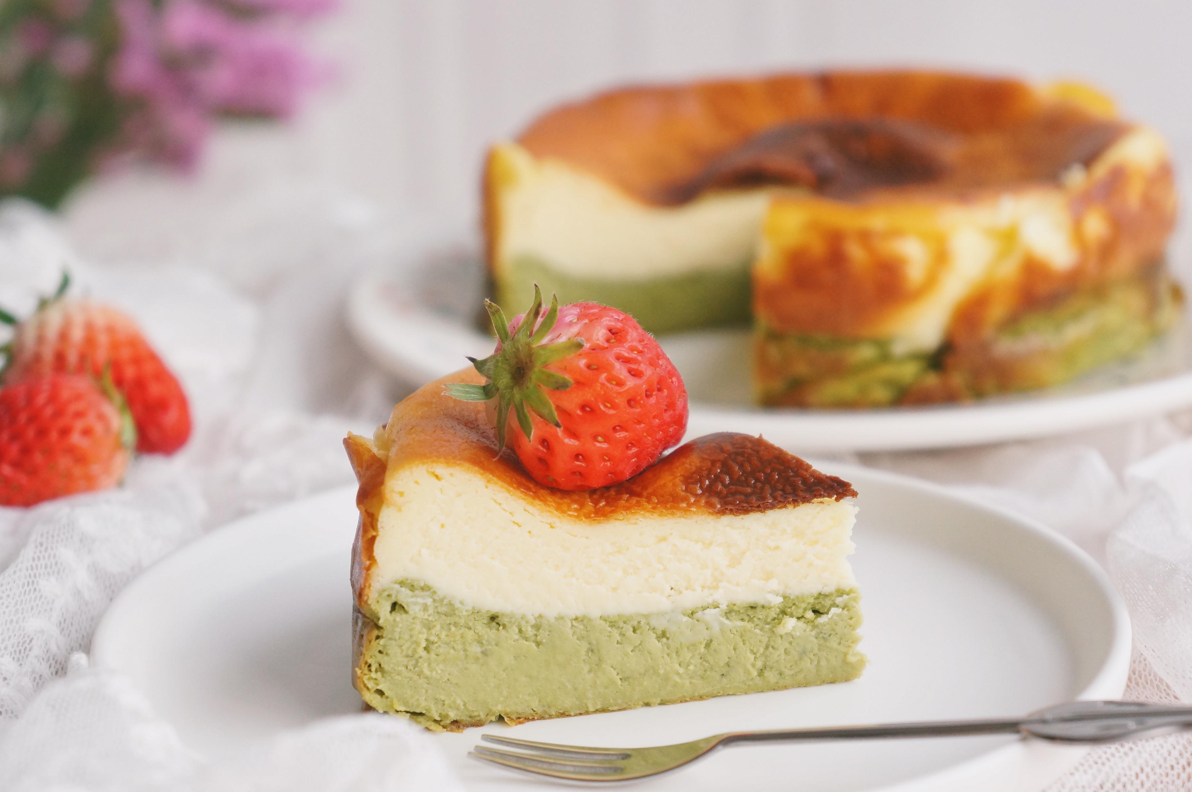 Công thức làm bánh phô mai cháy 2 vị béo mềm, ăn một lần là muốn ăn mãi