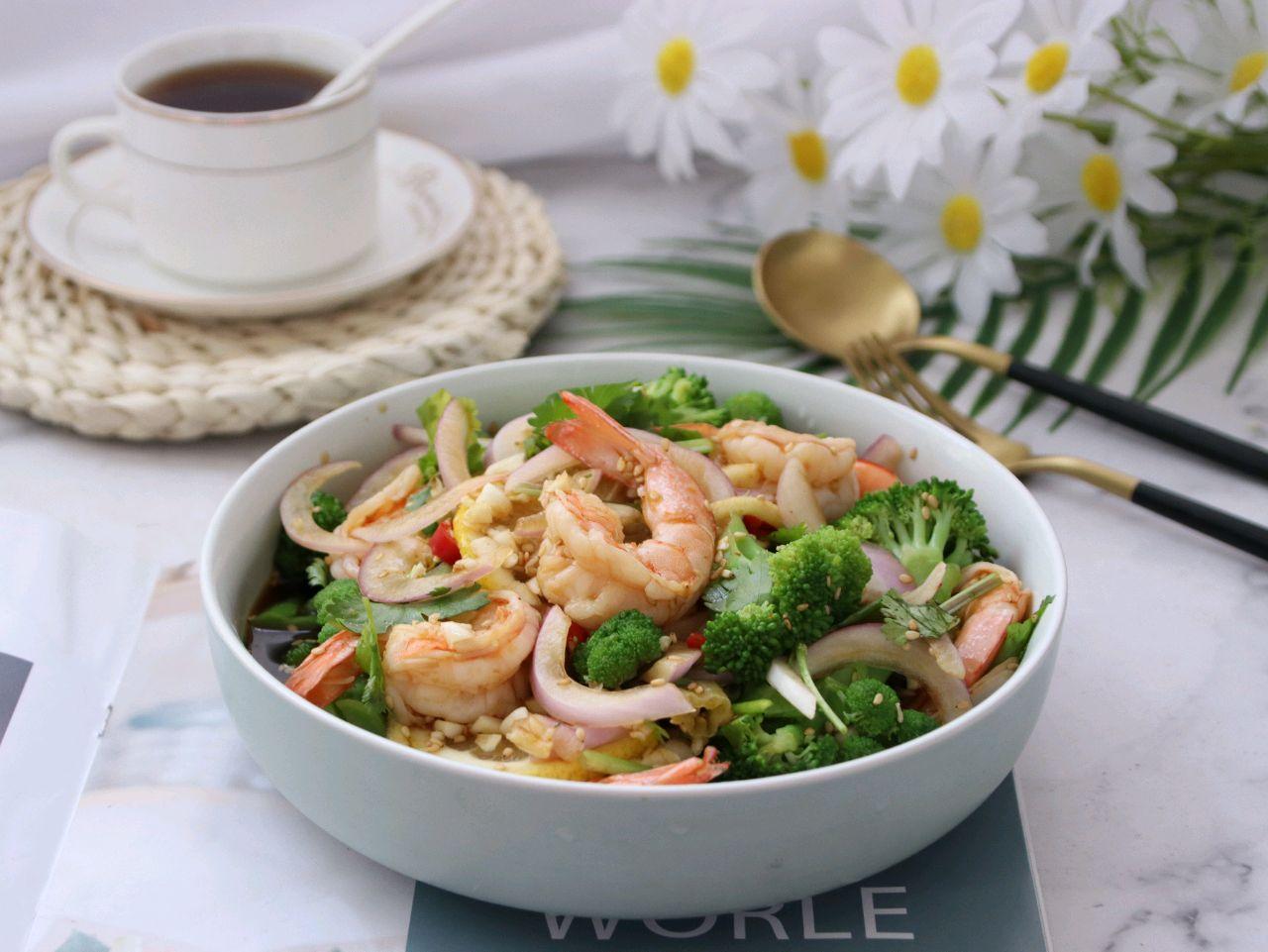 Cách làm salad tôm chanh ăn ngon lại còn giúp giữ dáng