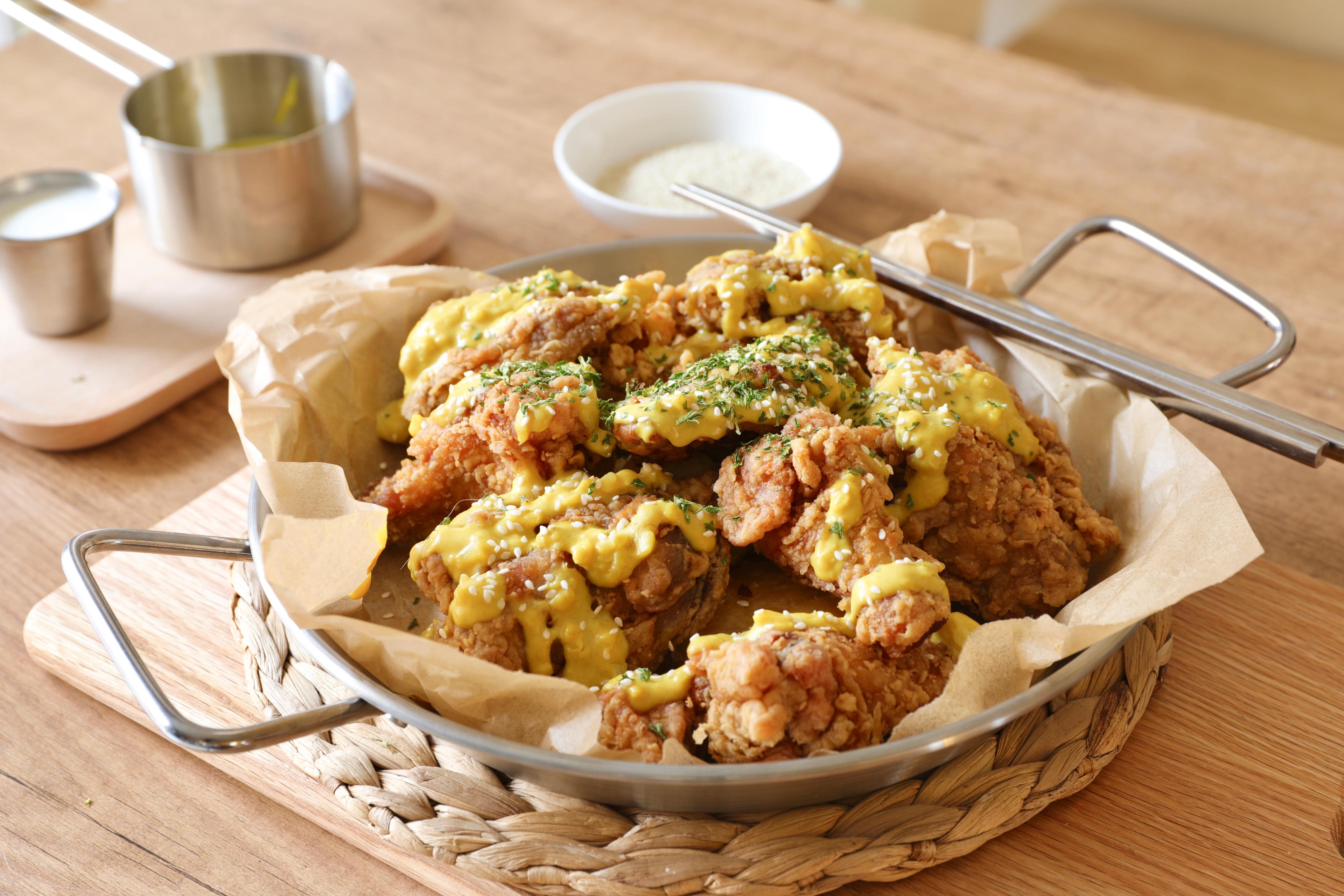 Cách làm gà rán sốt sữa chua cả trẻ nhỏ lẫn người lớn ăn đều khen tấm tắc