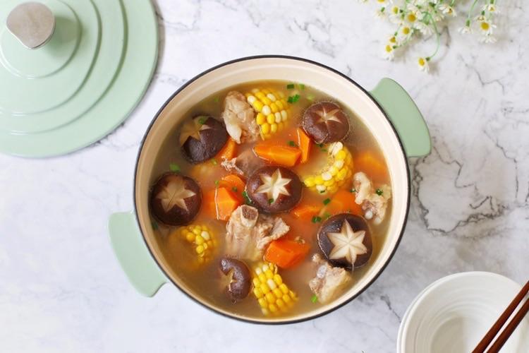 Cách nấu canh sườn ngô nấm ngon, giàu dinh dưỡng cho cả nhà