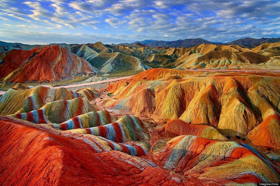 Dãy núi cầu vồng Zhangye Danxia, kỳ quan địa chất tuyệt đẹp của Trung Quốc