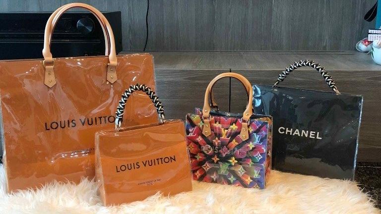 Giới trẻ Việt "sốt xình xịch" với những chiếc túi giấy hàng hiệu có giá 1 triệu đồng