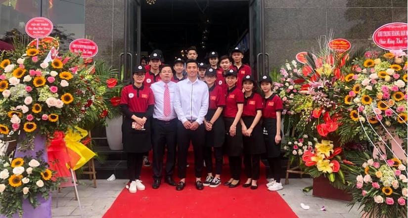 Công Phượng, Bùi Tiến Dũng cùng loạt cầu thủ đi… bán quần áo, mở tiệm net