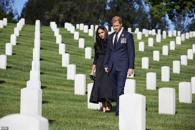 Meghan Markle đuổi việc nhân viên truyền thông vì danh tiếng bị suy giảm