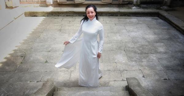 Thân hình thắt đáy lưng ong của NSƯT Chiều Xuân ở tuổi U60