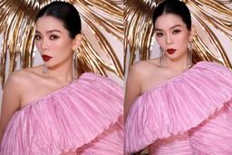 Qua rồi thời bị chê rườm rà, kém sang, Lệ Quyên đã lấy lại phong độ khi mặc màu hồng