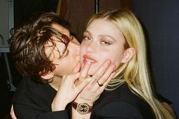 Chưa về làm dâu, Nicola Peltz đã kế thừa gu thời trang tối giản của mẹ chồng Victoria Beckham