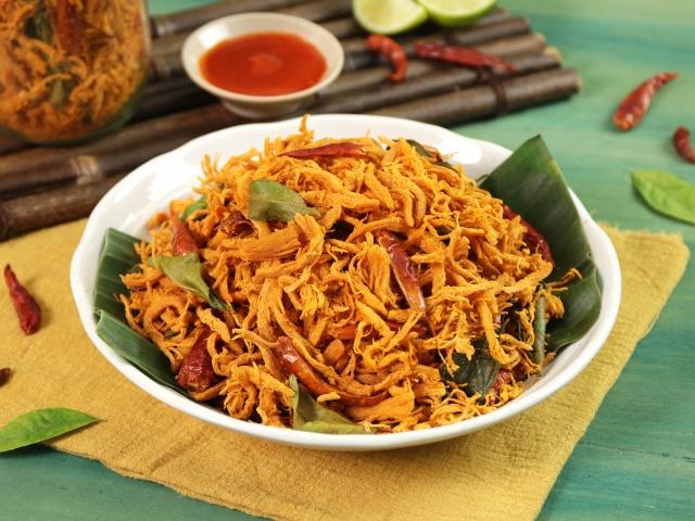 Cách làm khô gà lá chanh cực ngon, cả gia đình ai ăn cũng tấm tắc khen