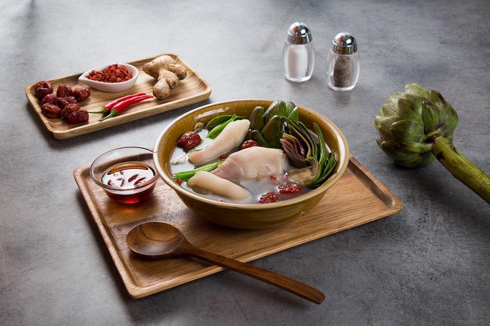 Cách nấu canh hoa atiso hầm giò heo Đà Lạt để đổi bữa cho cả nhà